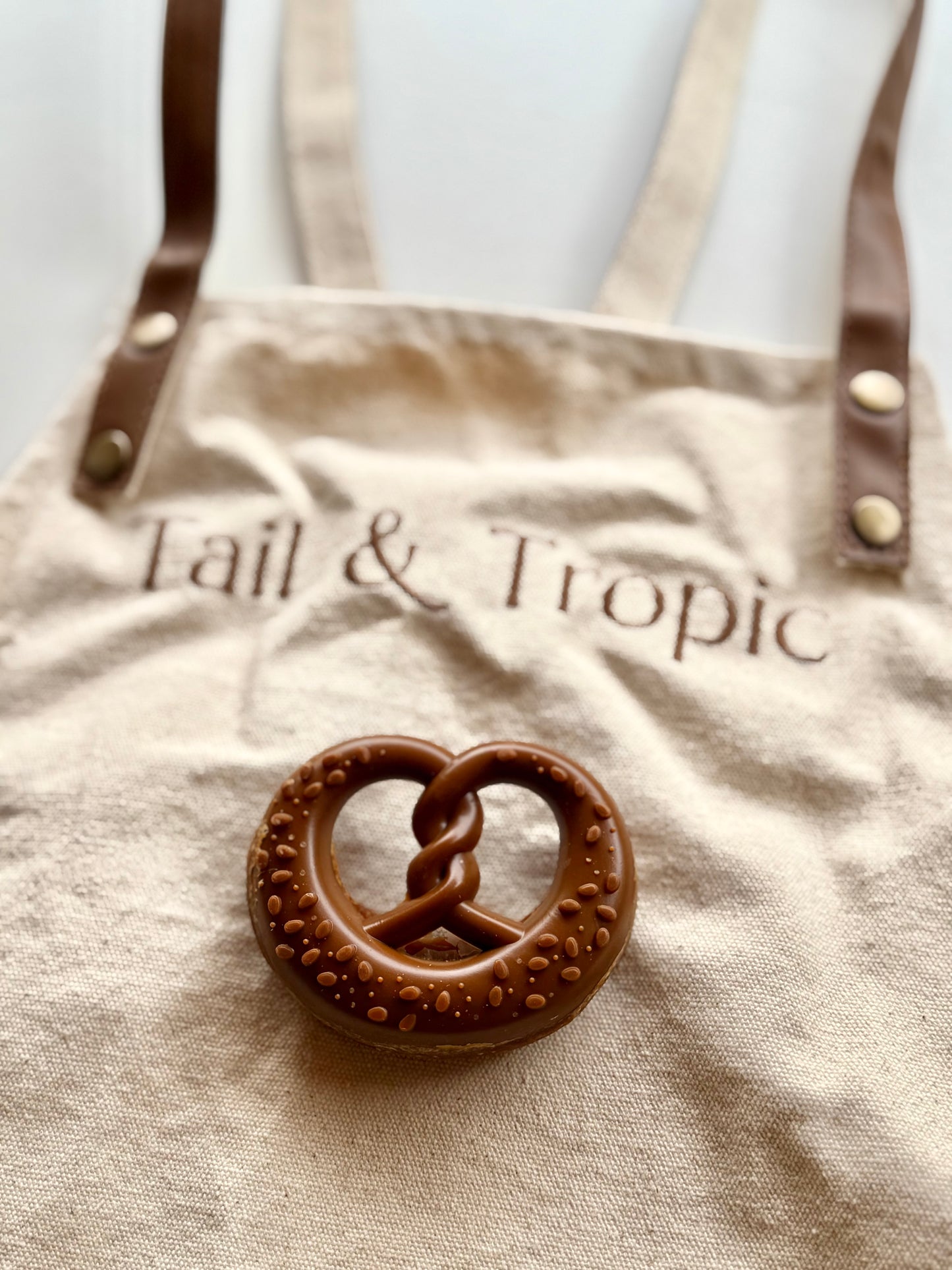 Gourmet Chicken Bretzel Dog Treat - Tail and Tropic