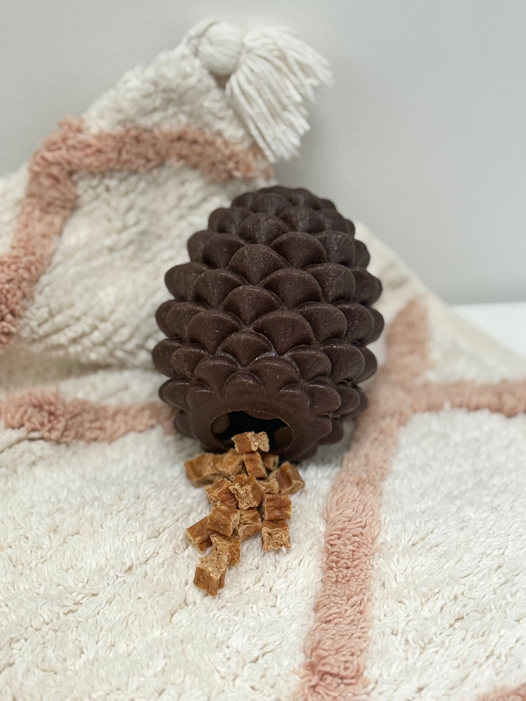 Ancol Treat Dispensing Pine Cone
