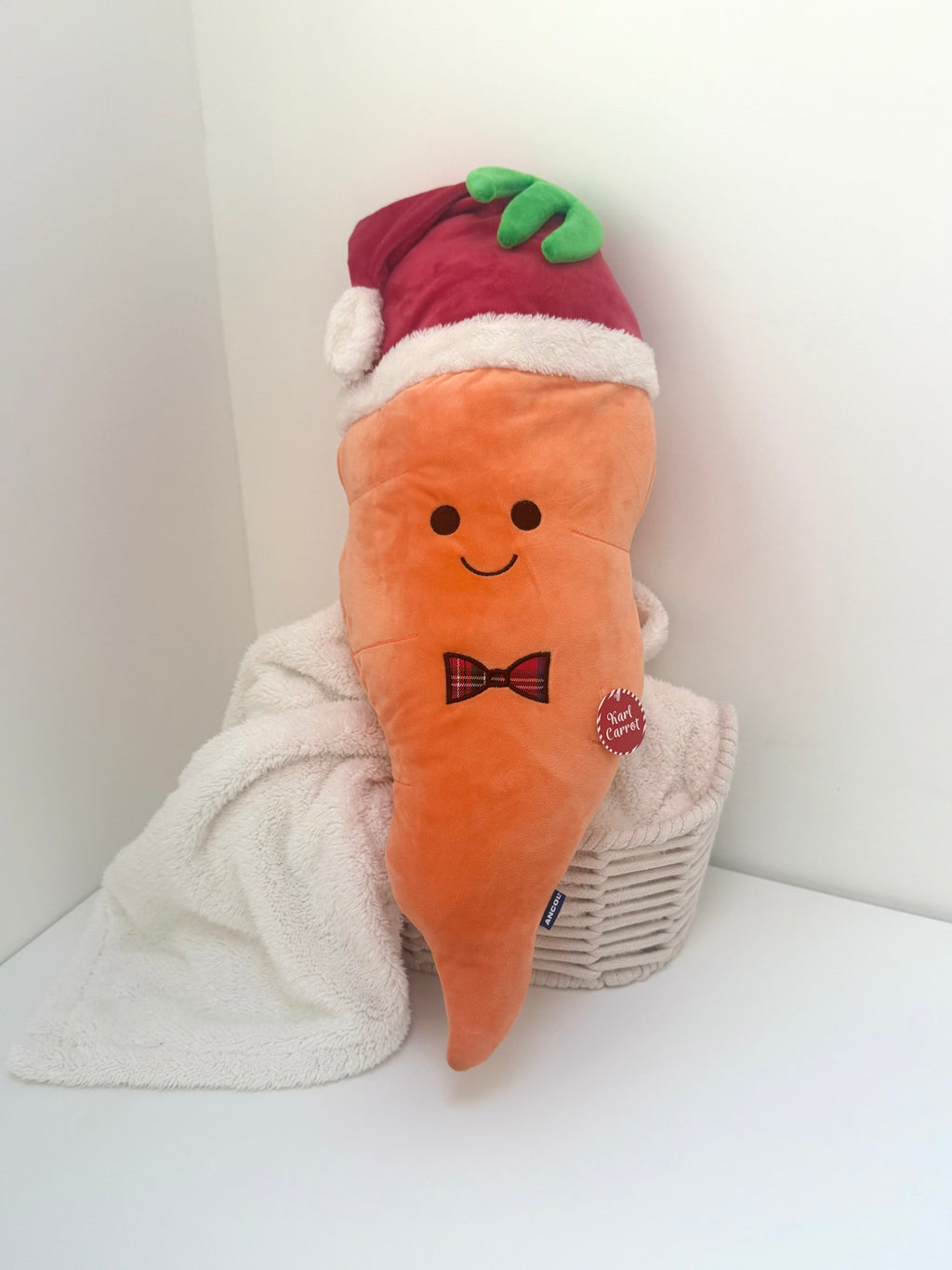 XXL Karl Carrot – Extra Large Plush Dog Toy