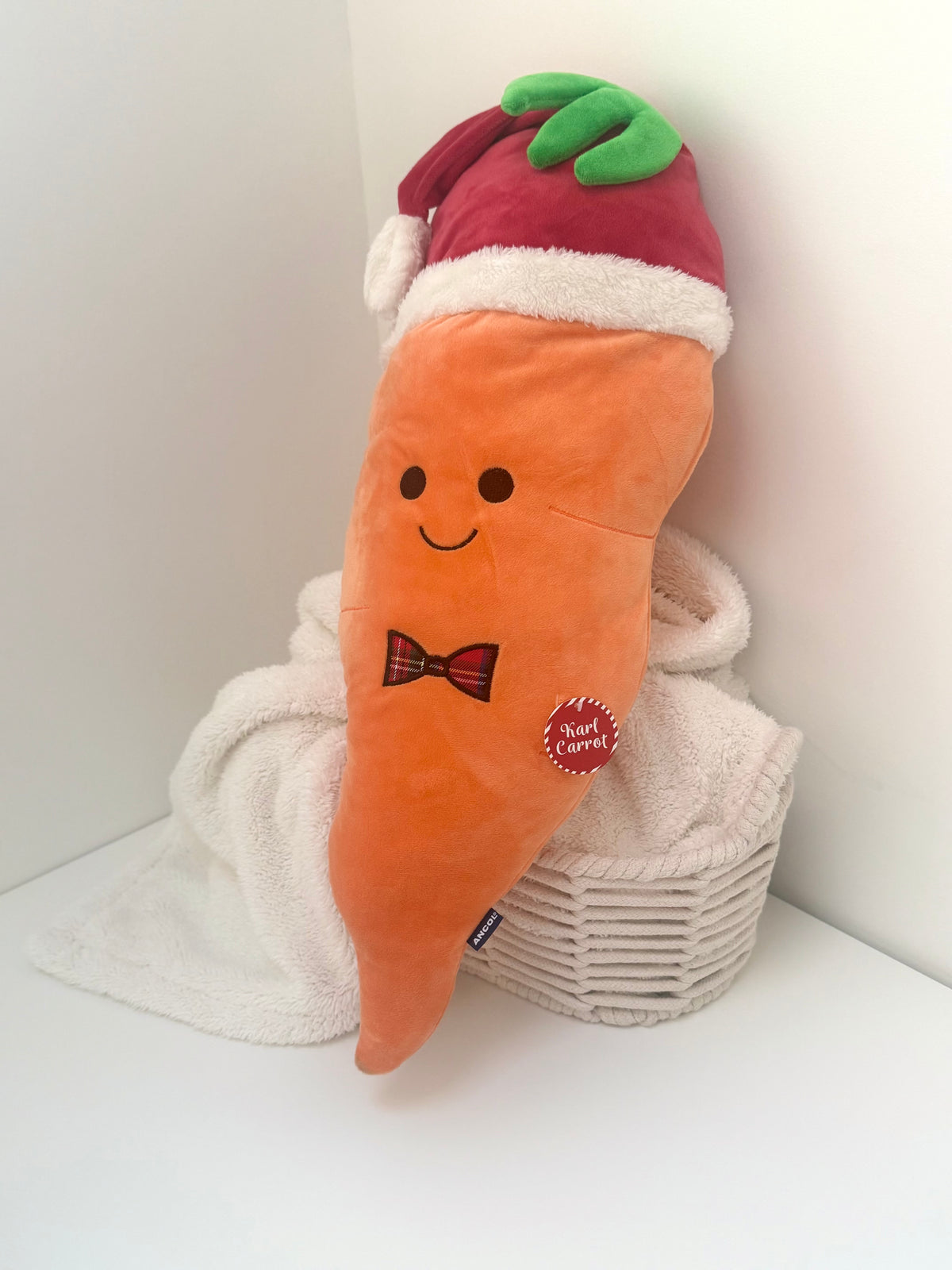 XXL Karl Carrot – Extra Large Plush Dog Toy